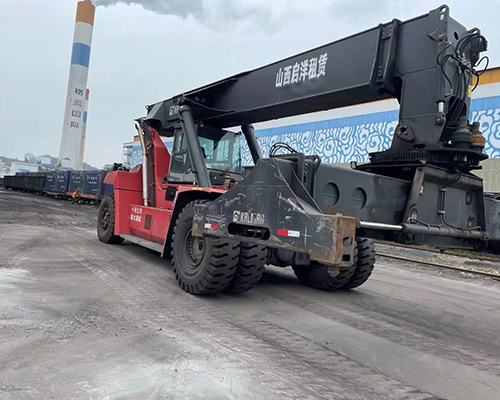 啟洋機電：集裝箱正面吊的優(yōu)勢有哪些